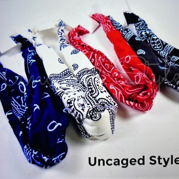 SOLD OUT 🎈soft stretch bandanna Headbands 💕 By Marcellas boutique - Picture 2 of 2